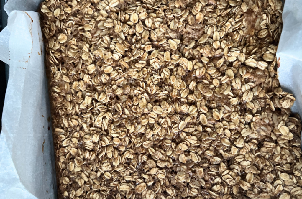 cinnamon roll oatmeal bake after baking